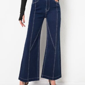 استعدي للتألق: بنطلون جينز نسائي بقَصّة واسعة، خصر عالٍ، وتصميم رقعات فريد