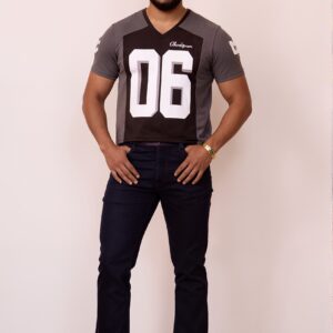 جينز الدنيم الرجالي الذكي: أناقة Slim Fit وثقة التحكم بالبطن