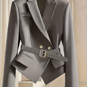 بليزر نسائي أنيق متعدد الاستخدامات: إطلالة عصرية لكل مناسبة