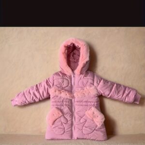 دفء الشتاء ومرح المغامرات: جاكيت صغيراتك الوردي الأنيق!