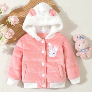 جاكيت الأرنب الدافئ: أناقة ورقة لطفلتكِ في الشتاء!