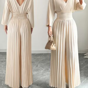 بدلة نسائية رسمية أنيقة بياقة V: إطلالة متكاملة للعمل والمناسبات الخاصة