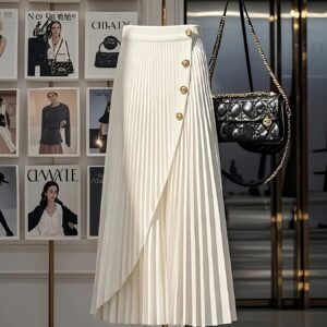 تنورة ميدي بيضاء أنيقة بكسرات وخصر عالٍ - قصة A-Line ساحرة مع شق جانبي لأناقة لا مثيل لها.