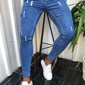 أناقة عصرية لا مثيل لها: جينز رجالي بقصة نحيفة ومريحة!