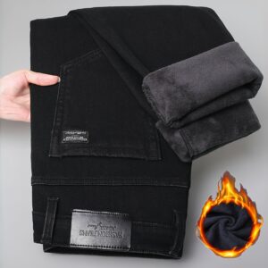 الجينز الرجالي الشتوي المثالي: دفء ومرونة وأناقة لا تضاهى!