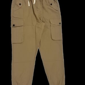 بنطال الكارجو الرجالي: جاهز لكل تحدٍ، أنيق في كل حين!