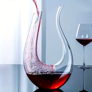ديكانتر النبيذ الزجاجي الأنيق: لمسة فنية لتميز مناسباتك
