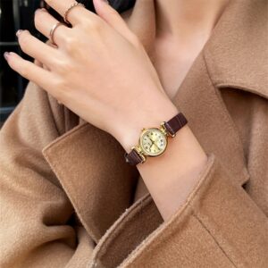 ساعة NASIR الكوارتز النسائية: لمسة عتيقة لأناقتك اليومية