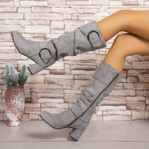 بوت الكعب العريض: أناقة الشتاء التي ترافق كل خطوة!