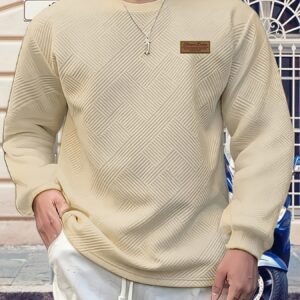 تألق بأسلوبك: كنزة الأناقة الهندسية والراحة الفائقة