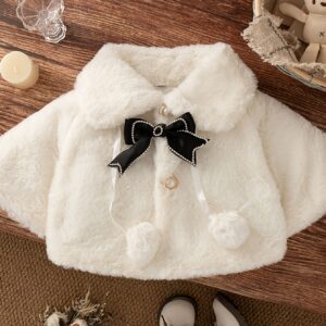 أميرتك تتألق: معطف الشتاء الأبيض الأنيق بلمسة ساحرة!