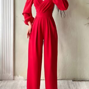 فستان سهرة نسائي أنيق وجذاب بكتف مكشوف وتفاصيل كشكشة مميزة