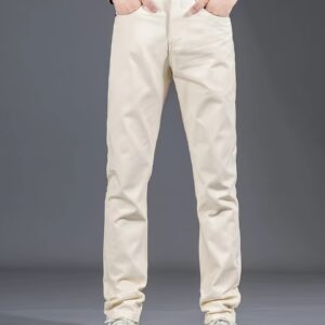 بنطال الرقي البيج: الأناقة الكلاسيكية لخطواتك الواثقة.