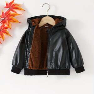 جاكيت صغيرك الأنيق: دفء لا مثيل له ومرح بلا حدود!