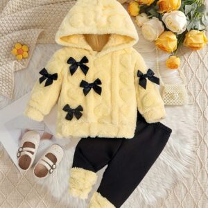 طقم الأميرات الصغيرات: دفء وأناقة لموسم الخريف والشتاء!