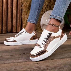 تألقي ببريق الذهب: سنيكرز الأناقة والراحة المطلقة!