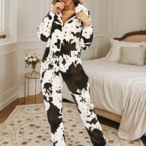 طقم البقرة الأنيق: دفء، راحة، وجاذبية عصرية لكل المواسم!