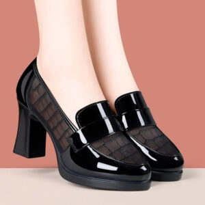 أناقتك تكتمل: حذاء ماري جين اللامع