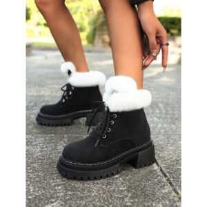 خطوات دافئة، إطلالة ساحرة: حذاء الشتاء الأنيق لكل مناسبة!