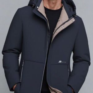 درع الدفء والأناقة: معطف الشتاء الرجالي الفاخر