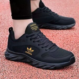 حذاء الرجال العصري: أناقة، راحة، وأداء في كل خطوة!