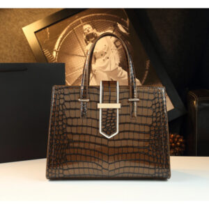 حقيبة اليد النسائية الأنيقة بنقشة التمساح: فخامة عصرية وسعة مثالية