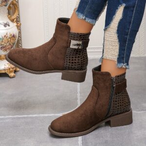 حذاء الكاحل الفاخر: أناقة دافئة وخطوات واثقة