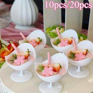 ارفع مستوى احتفالاتك: طقم الضيافة الفاخر بتصميم الكرسي الفريد!