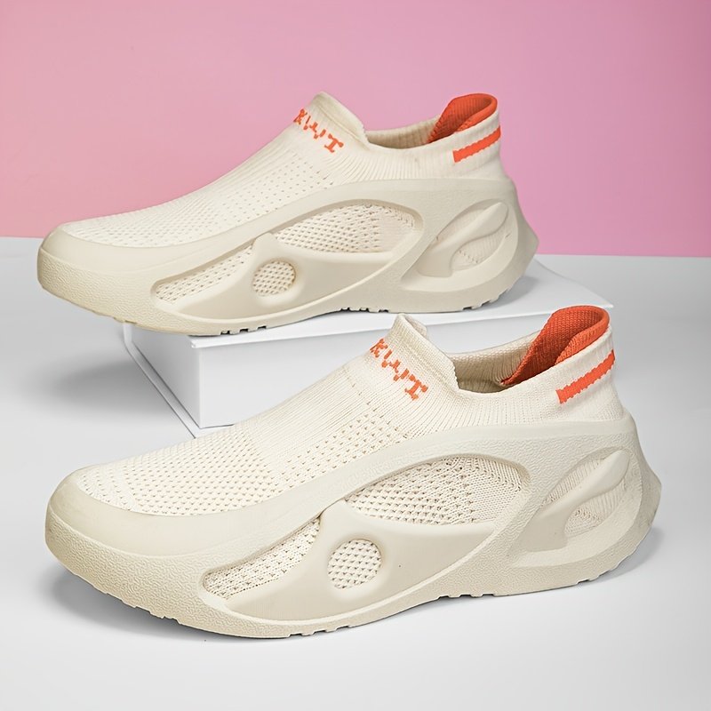 נעלי ספורט אופנתיות לנוער: מחליקים פנימה, יוצאים לדרך, וזוהרים! – תמונה 11