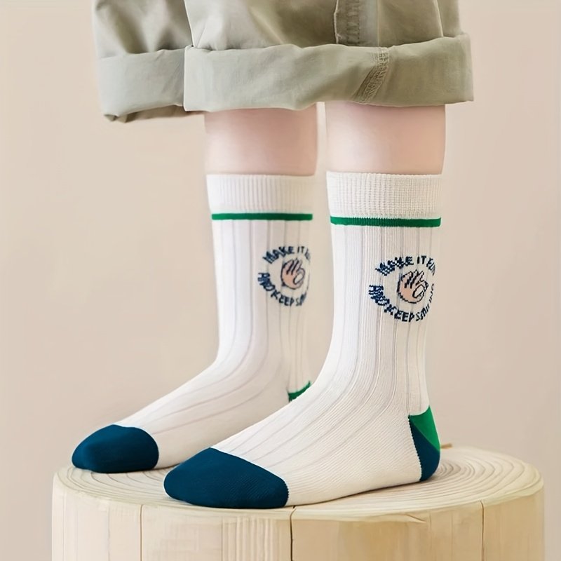 גרביים לגיבורים קטנים: 5 זוגות של כיף וסטייל לכל הרפתקה! – תמונה 3