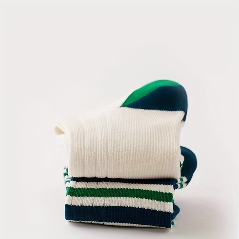 גרביים לגיבורים קטנים: 5 זוגות של כיף וסטייל לכל הרפתקה! – תמונה 8