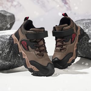 נעלי הרפתקאות חורף לילדים: חמימות ועמידות למים בכל צעד!