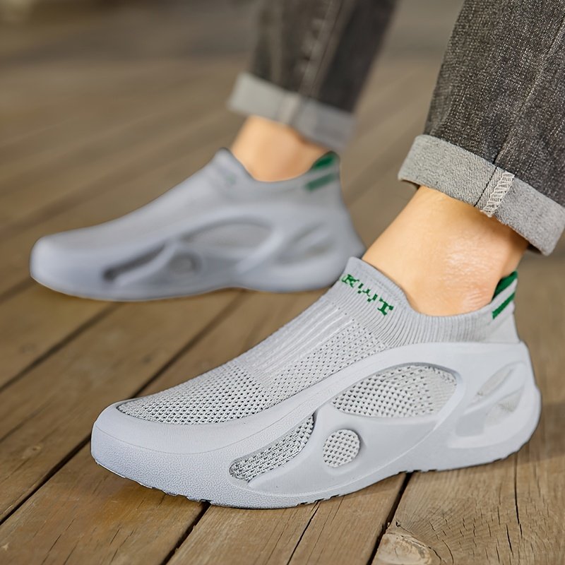 נעלי ספורט אופנתיות לנוער: מחליקים פנימה, יוצאים לדרך, וזוהרים! – תמונה 7